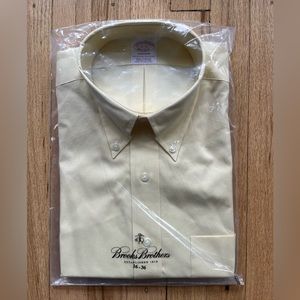 Yellow Brooks Brothers Madison (Relaxed fit) dress shirt size 16-36